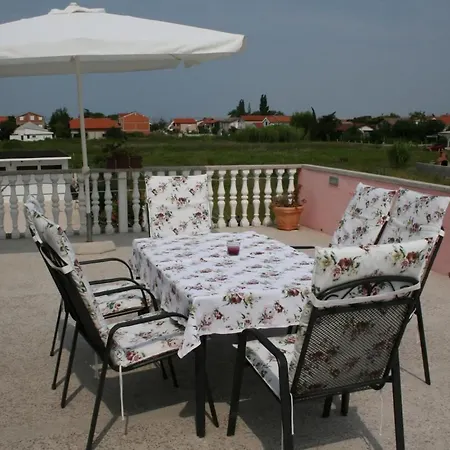 In Zukve Mit Terrasse, Neben Dem Vrsi